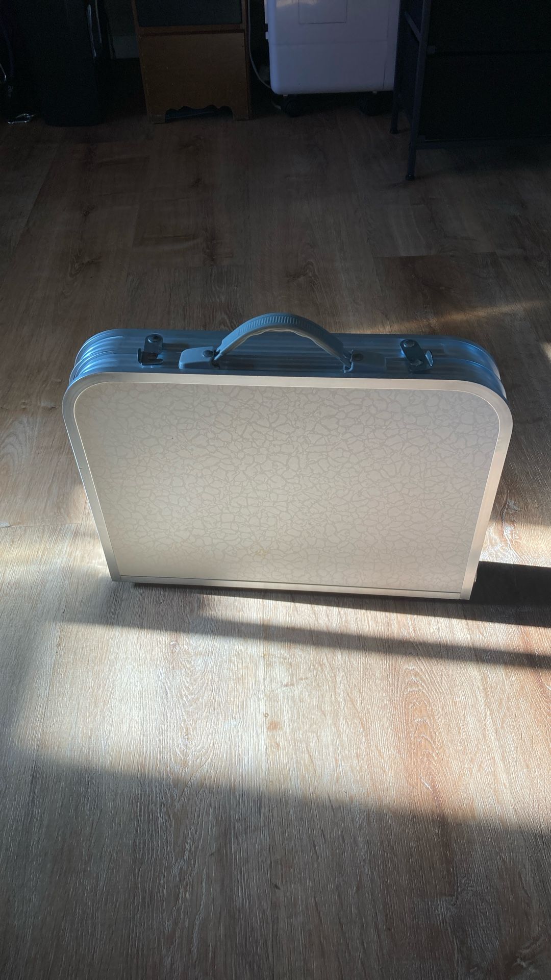 BEACH FOLDING MINI TABLE