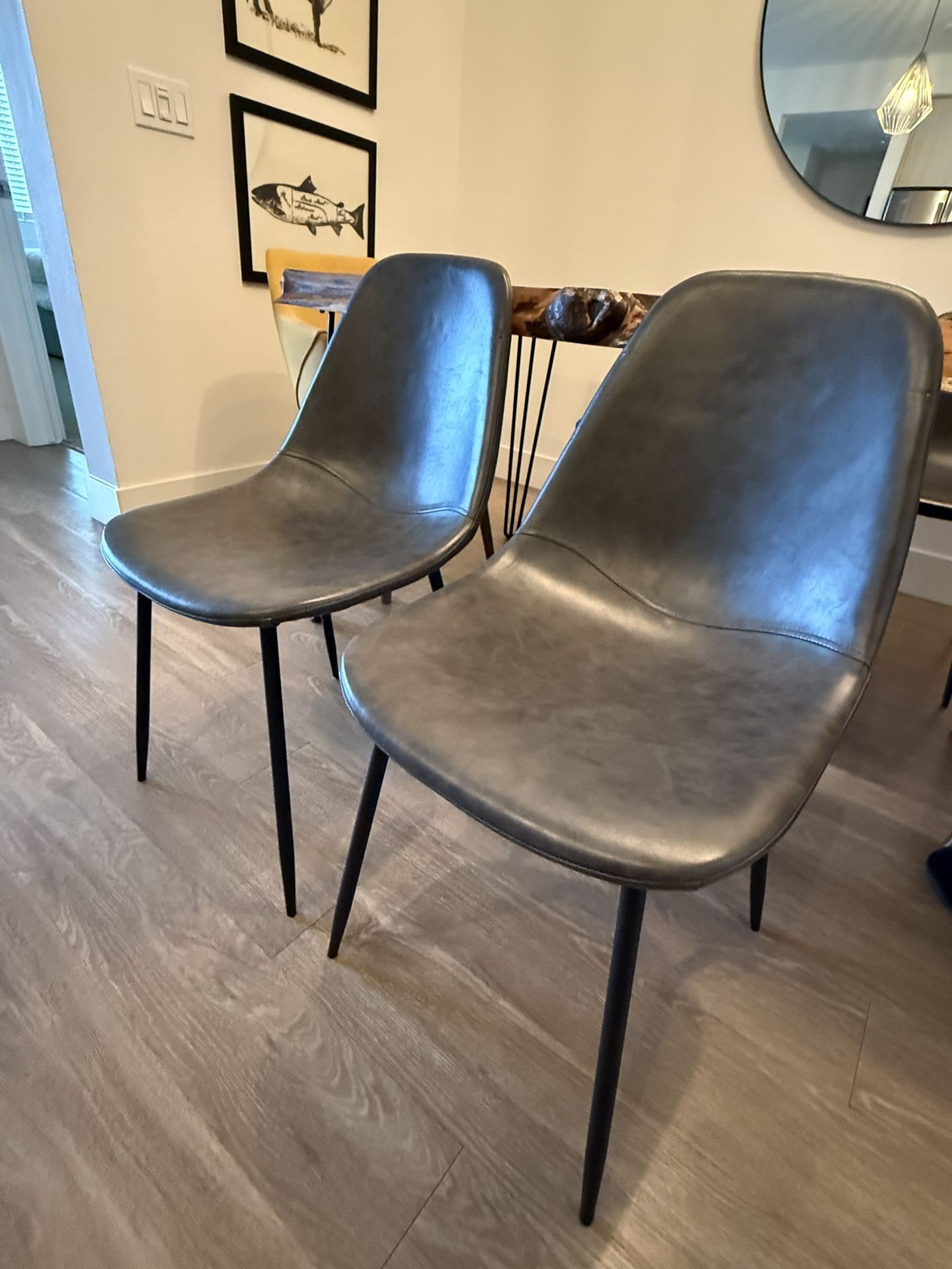 4 Dinning Table Chairs