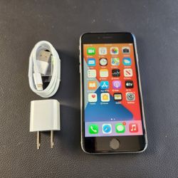 iPhone 6s - UNLOCKED - Like New 