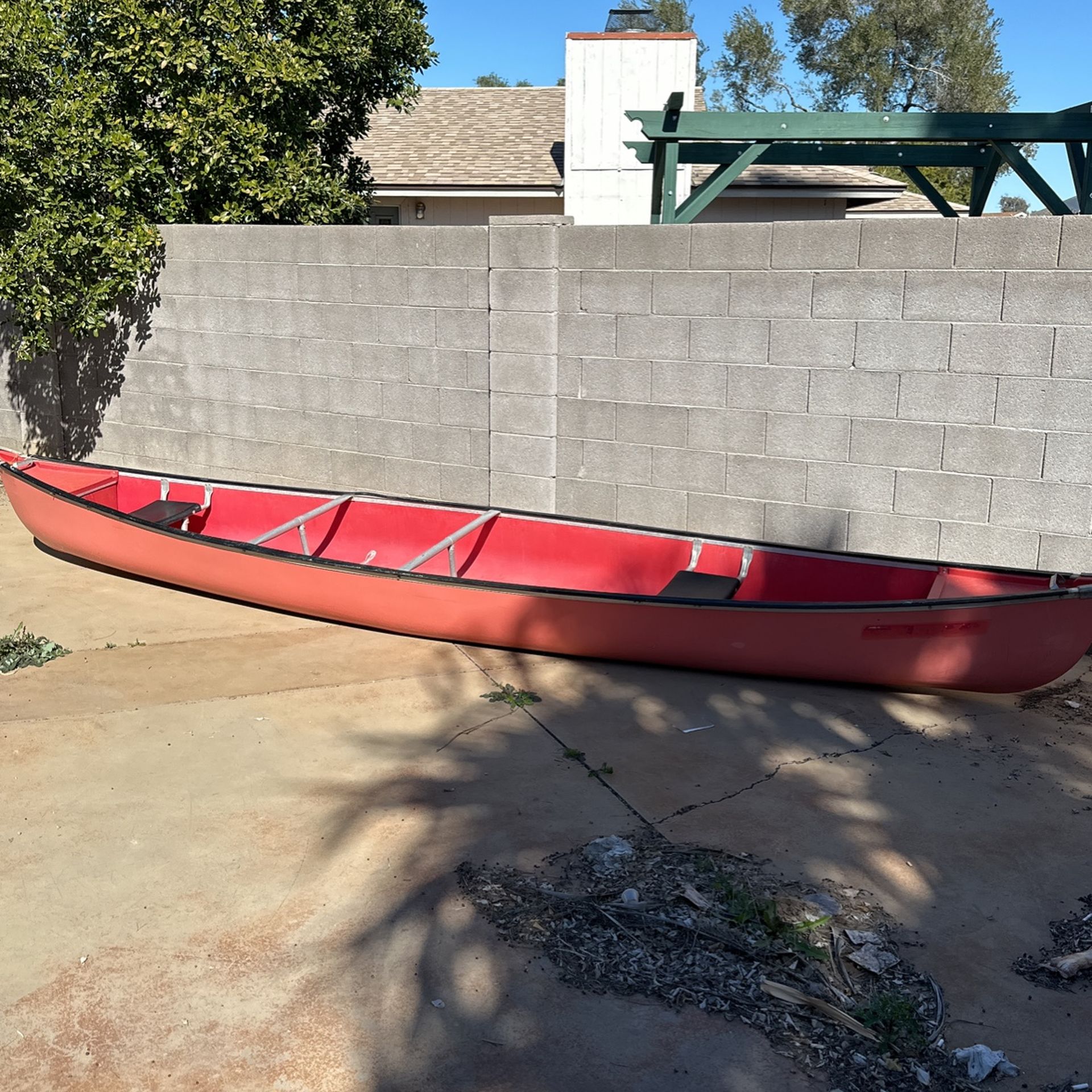 Canoe 19ft Coleman