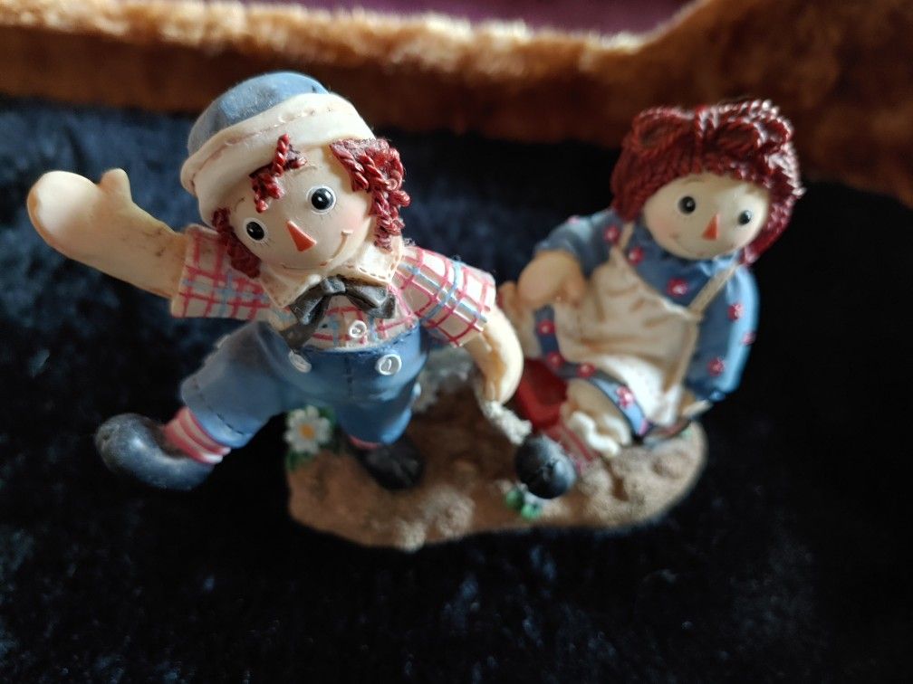 Raggedy Ann & Andy figurine