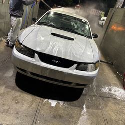 2004 Ford Mustang