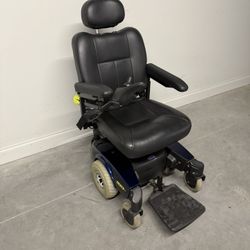INVACARE Pronto M51 Wheelchair 19x19 300lbs NEEDS BATTERY (Good condition) PICK UP IN CORNELIUS