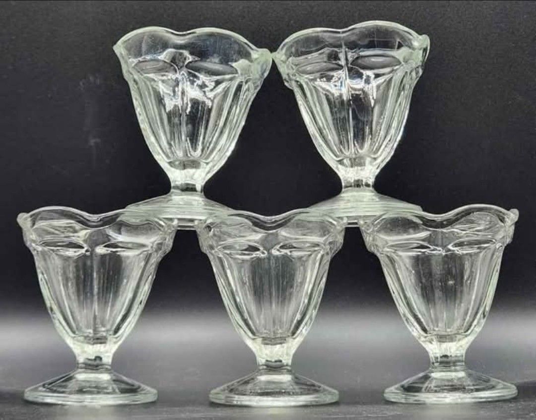 Anchor Hocking Tulip Sundae, Low Sherbet, Yogurt, Dessert Fountainware Glass - 1970s Vintage