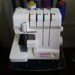 Singer Sewing Machine Slightly Used 