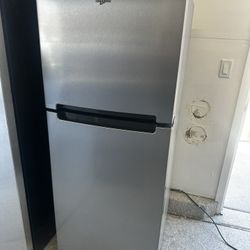 Whirlpool Top Freezer Refrigerator