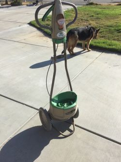 Fertilizer spreader