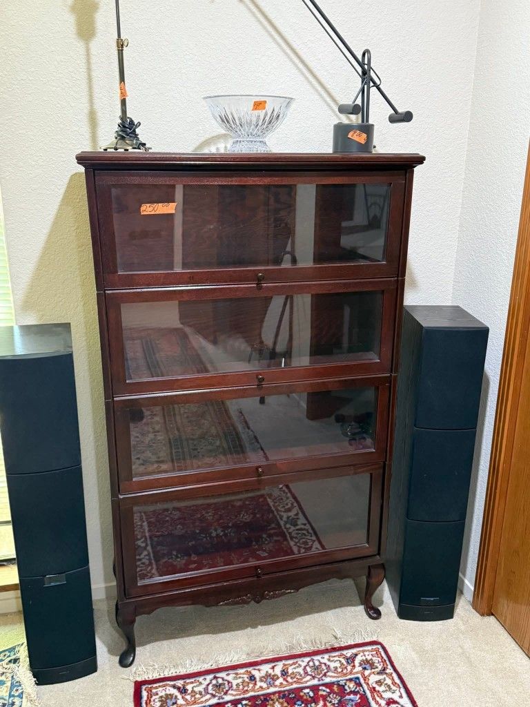 4pc Vintege Display cabinet