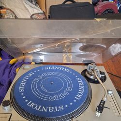 Technics 1200 mkII vintage turntable