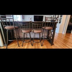 Old Cannery Console Table With Stools