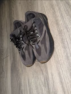 adidas Yeezy Boost 700 Utility Black lifestyle