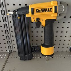Dewalt 18G Brad Nailer