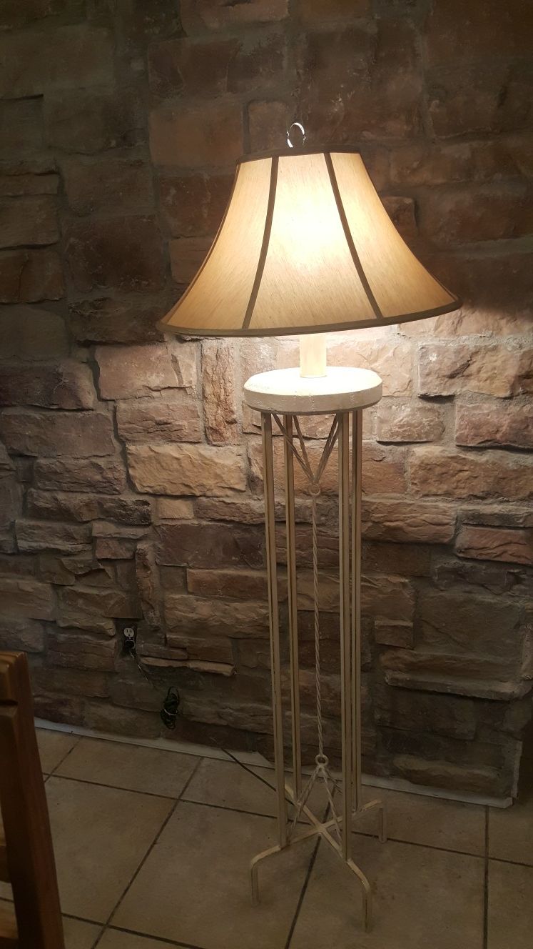 Floor lamp