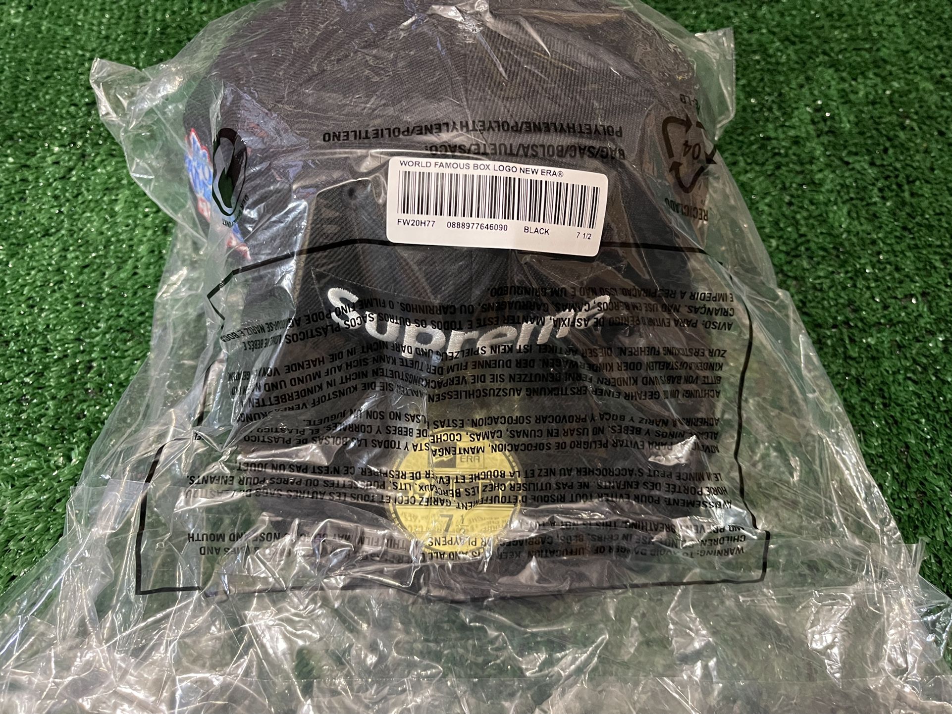 SUPREME World Famous Box Logo x NEW ERA Fitted Hat Cap 7 1/2β Black Color