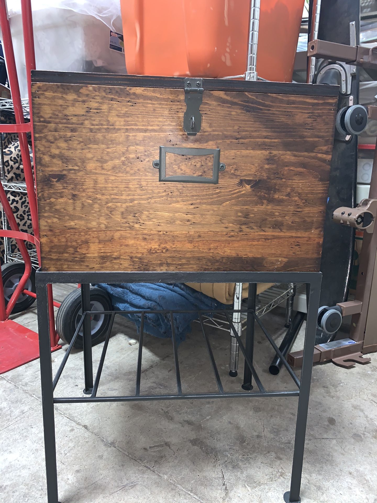 Chest With Stand