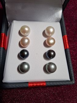 EARRINGS PEARLS STUD