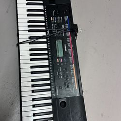 Yamaha PSR-E263 61-Keyboard 