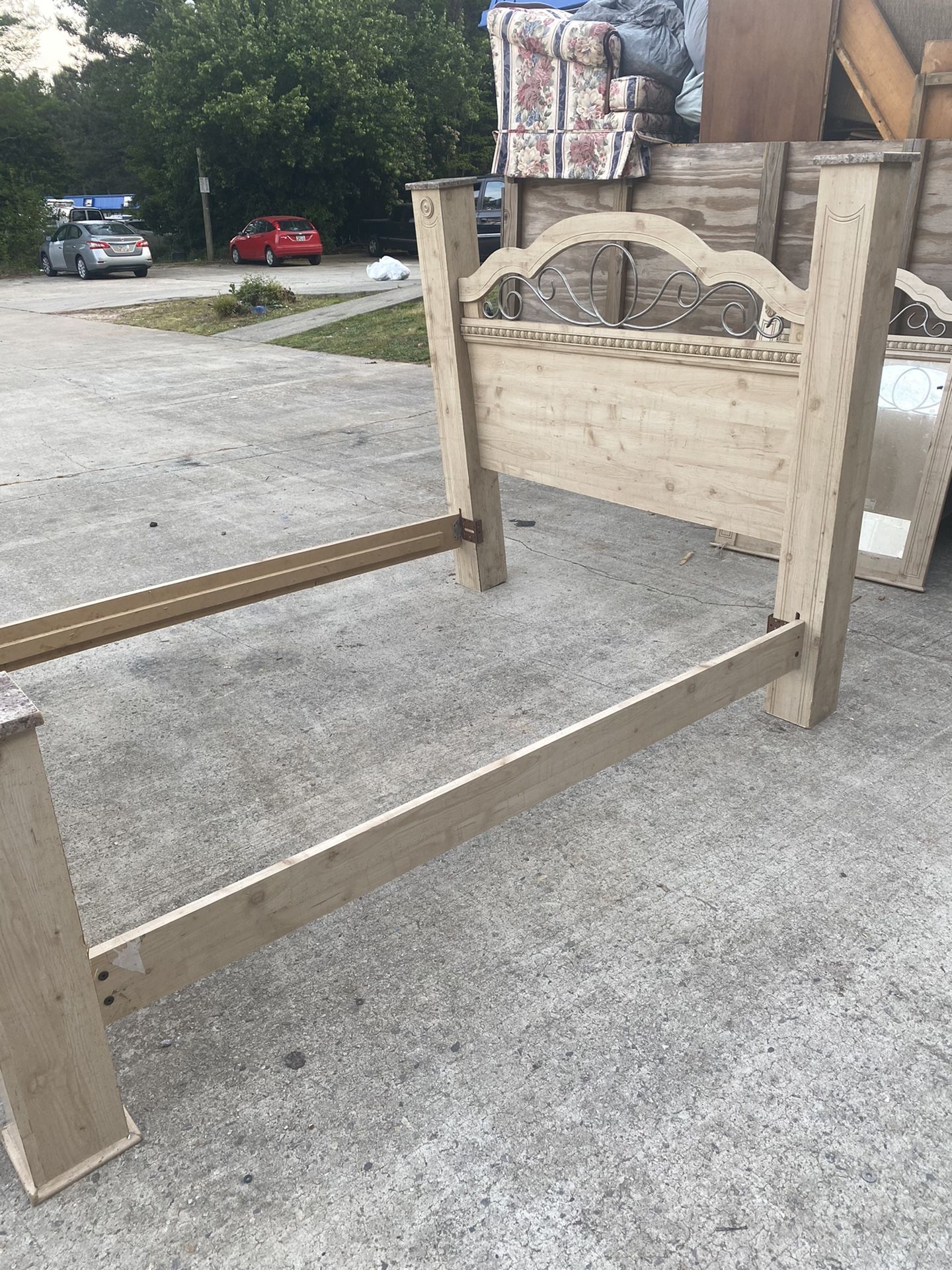 Full Size Bed (Fayettville Ga)