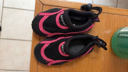 Toddler water shoes