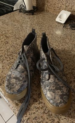 Gap girls boots size 5