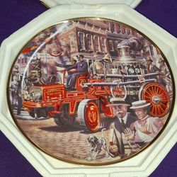 1992 limited edition porcelain decorative plate from The Franklin Mint featuring a Christie-Drawn Amoskeag Pumper. J5L026