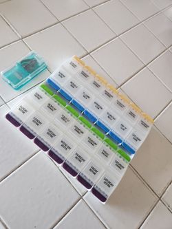 PILL ORGANIZER - 7 DAY x 4 TIMES