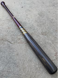 Marucci AM22 Handcrafted Maple Baseball Bat Professional Model 34” in excellent condition. Have more equipment available