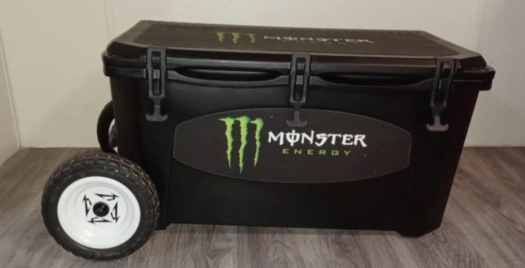 Grizzly Monster Energy Cooler 75sq