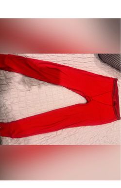 Gorgeous SKIMS ribbed leggings in a vibrant red