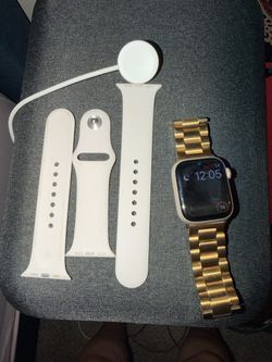 Apple Watch Series 7 with rose Gold Band and Accessories - 41 mm - aluminum