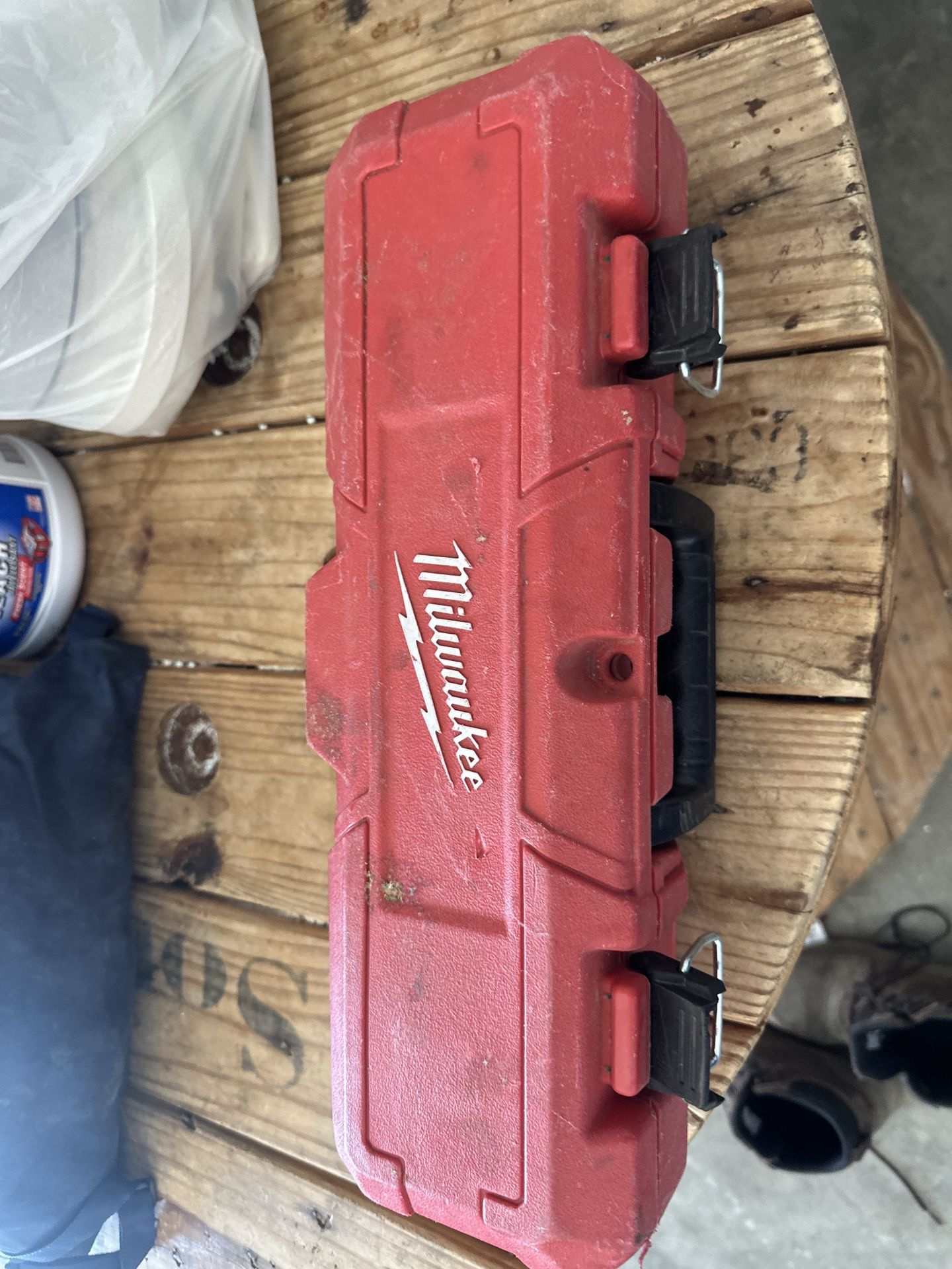Milwaukee Knock Out Set (ratchet)