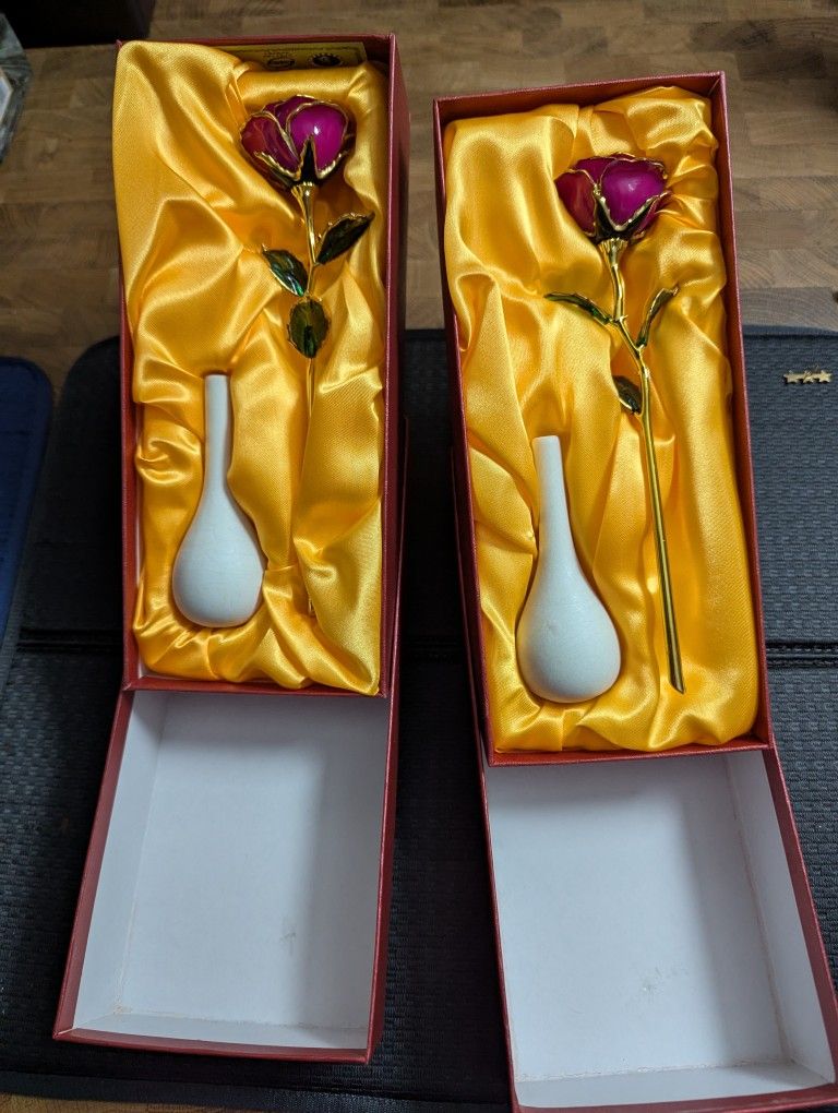 2 Resin Roses