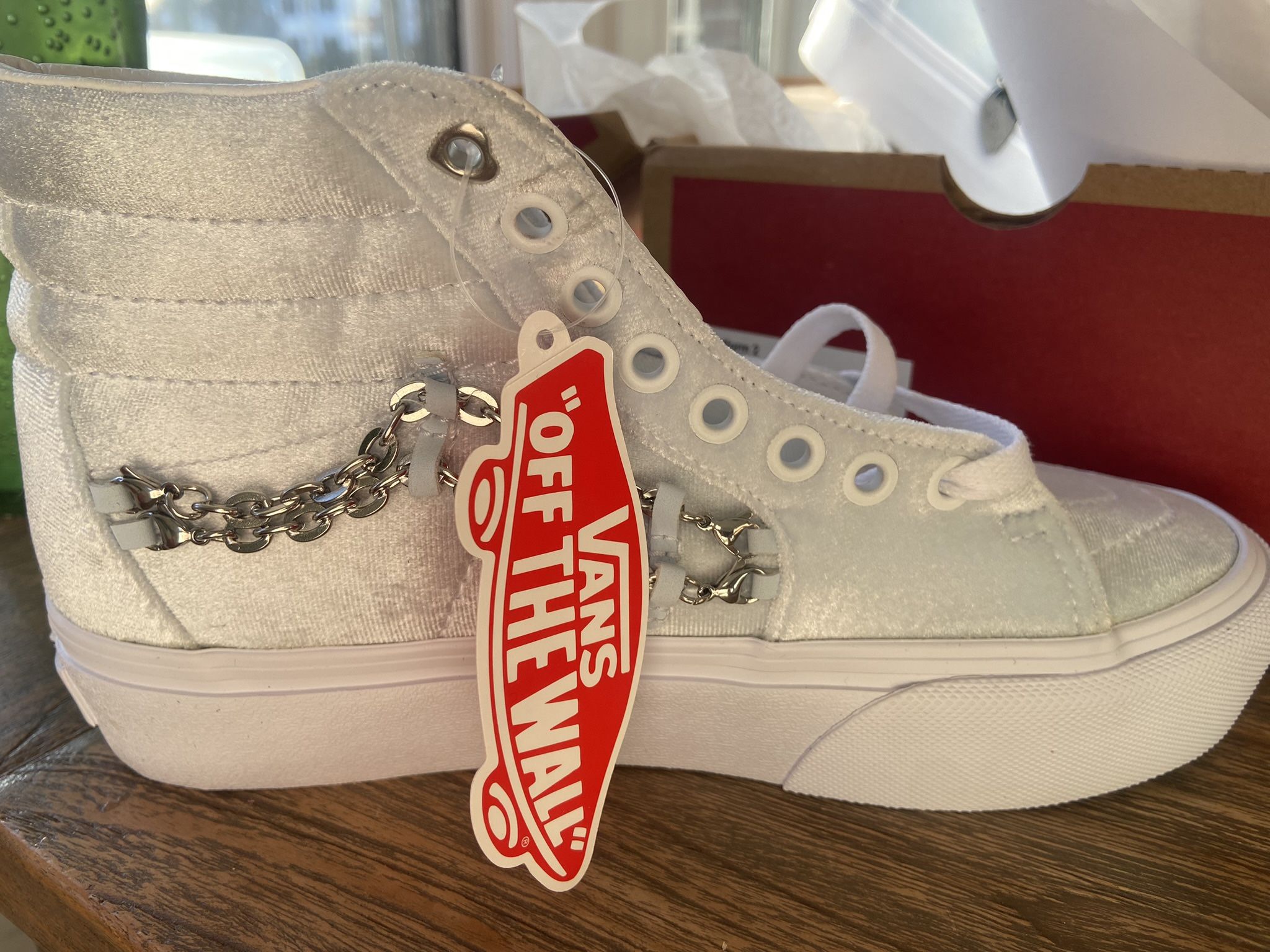 Vans women's/teen stylish BRAND NEW IN BOX size 5.5 LIMITED EDITION