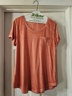 Ladies Capri Pants and Shirt 