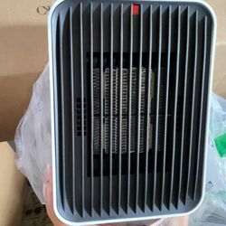 Ceramic Space Heater, Electric Heater for Indoor Use With 3 Heat Settings, Temperature Control, Lightweight (1.7 LBS), 520 w, White, 5.1"L x 3.5"W x 7