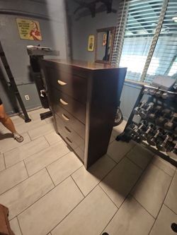Dark Brown 4-Drawer Chest Dresser