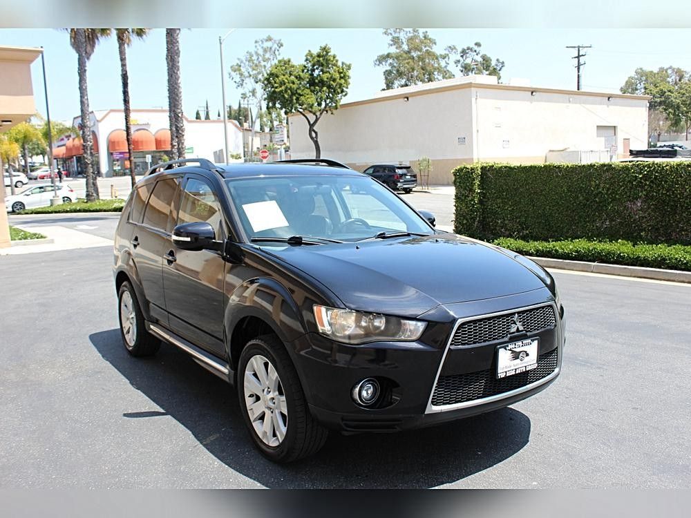 2010 MITSUBISHI OUTLANDER SE