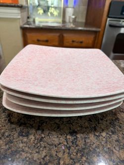 4 big plates new never used