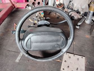 95 STEERING COLUMN CHEVY VAN  READ THE DESCRIPTION LEE LA DESCRIPTION