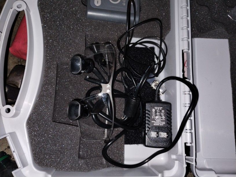 Q Optics Dental Loupes With Headlight for Sale in Glmn Hot Spgs, CA