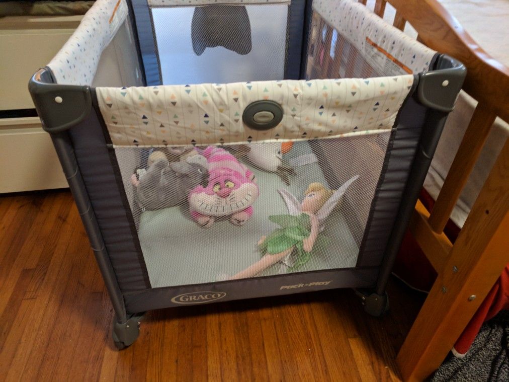 Baby playpen Graco Pack 'n Play On-The-Go Playard In Rumor