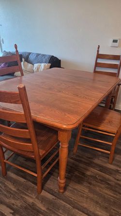 Table 54x41, 4 chairs