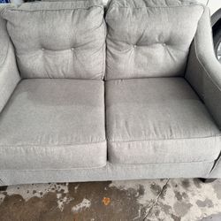 Mueble/ Sofá.   Sofa/furniture item