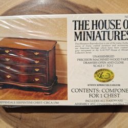 1:12 Scale Chippendale Serpentine Chest Kit