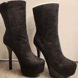 Brand New Women's Black Boots