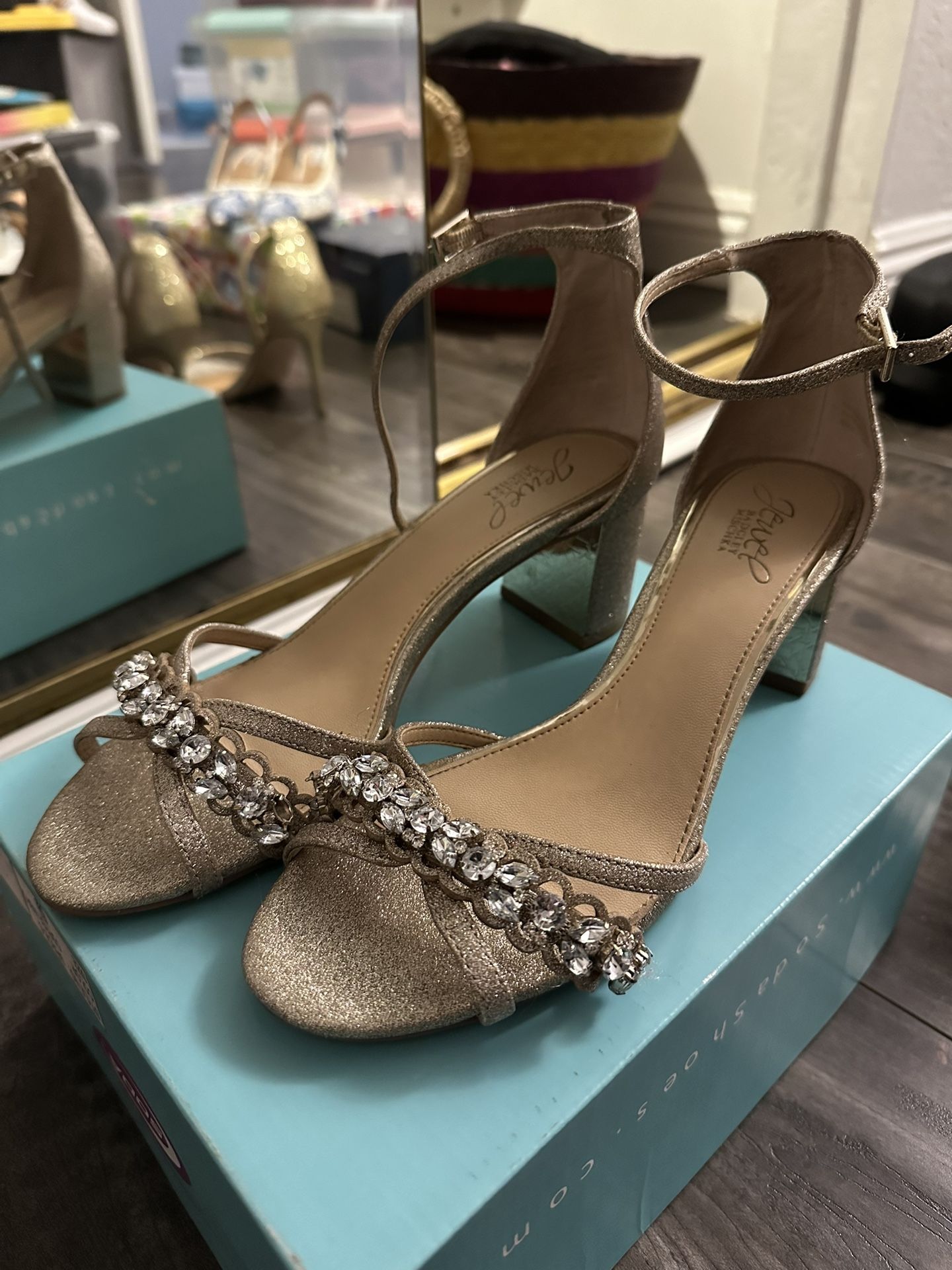 Jewel badgley mischka Heels
