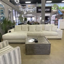 ⚡ Unbeatable Low Price❤️Lindyn 3pc LAF Chaise Sectional