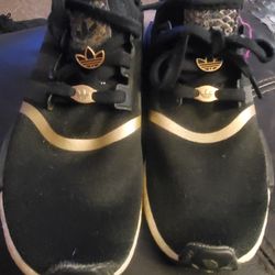 Adidas 8.5 Comfortable,  Great For Back To School 