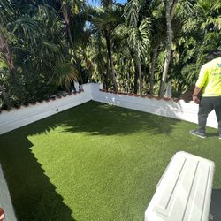 Artificial Grass / Astro Turf / Synthetic Lawn