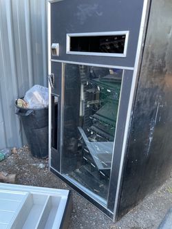Candy machine vending
